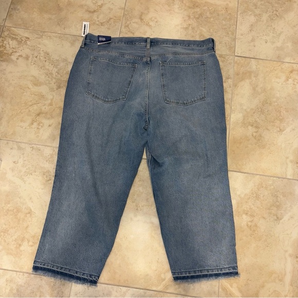 Old Navy Distressed Slouchy Straight Crop NWT - Picture 3 of 12